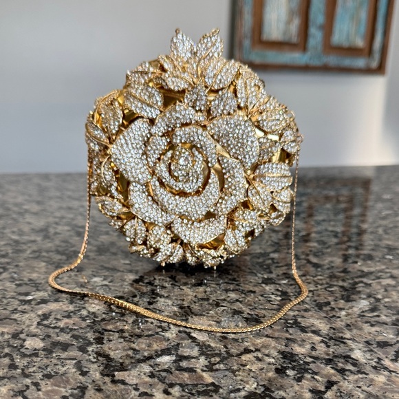 unbranded Handbags - Elegant Gold Floral Clutch NWOT